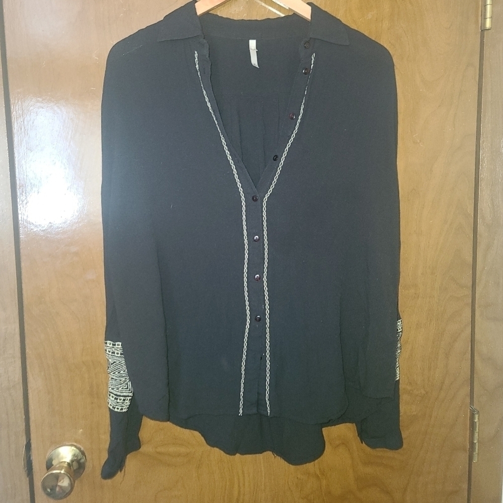 Amuse Society Size M Black Gold Embroidered Boho Button Front Blouse